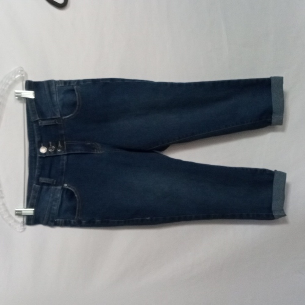 Juniors Dark Blue Denim Capri